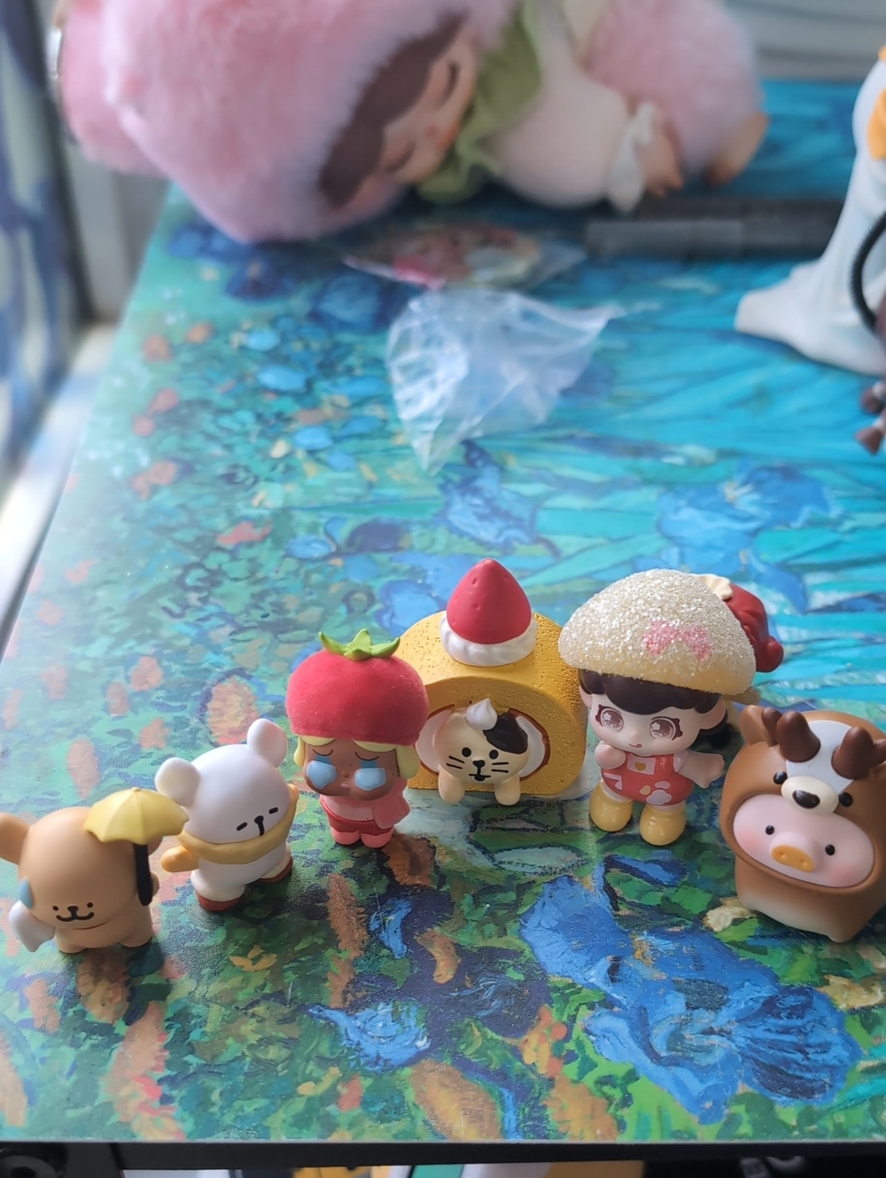 💖Bundle Of (6) Mini Collectible Figures From Various Designer Toy Companies